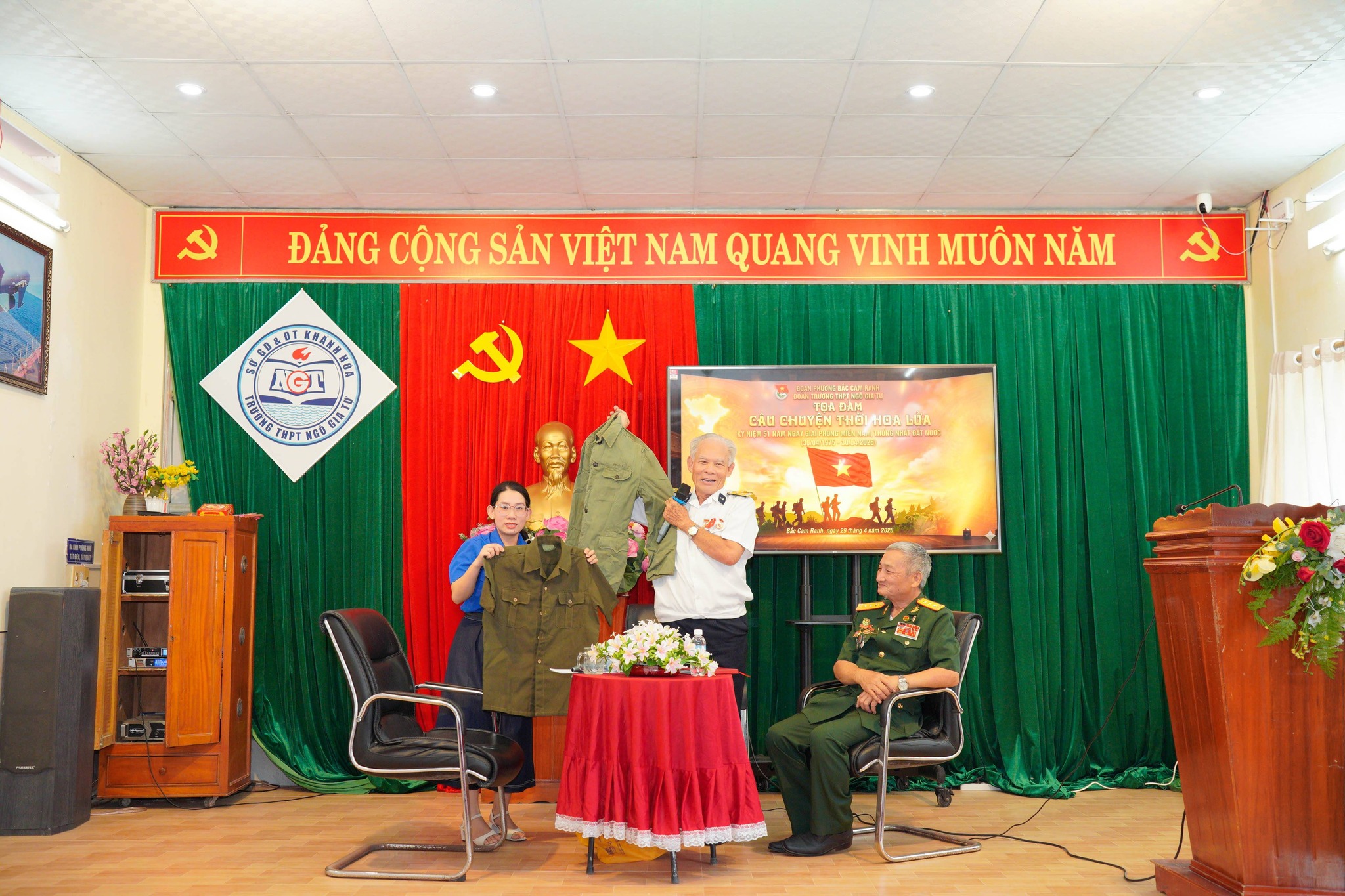 Kỷ vật thời đạn bom