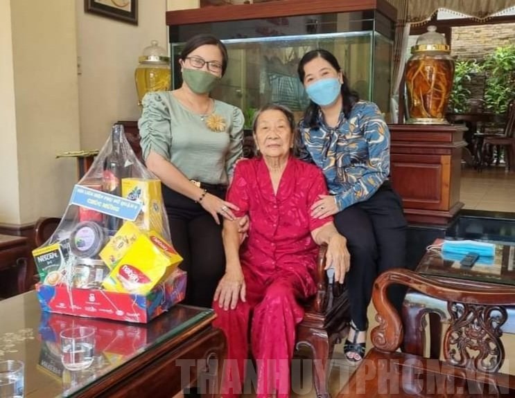 Trần Thị Thành - Điểm tựa kiên trung qua hai thế hệ giảng đường lịch sử
