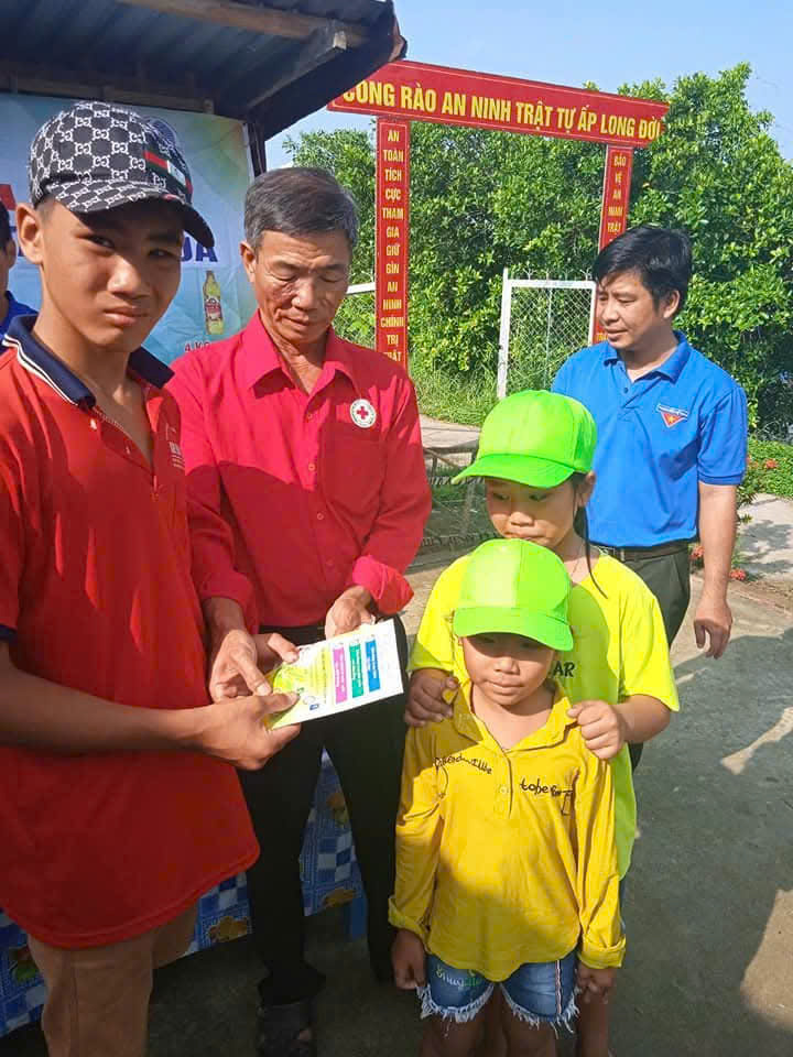 CHƯƠNG TRÌNH ĐỔI RÁC THẢI NHỰA LẤY QUÀ VÀ HƯỚNG DẪN PHÂN LOẠI RÁC TẠI NGUỒN, TUYÊN TRUYỀN SỬ DỤNG TÚI NILONG TỰ HỦY CHO BÀ CON NHÂN DÂN TRÊN ĐỊA BÀN