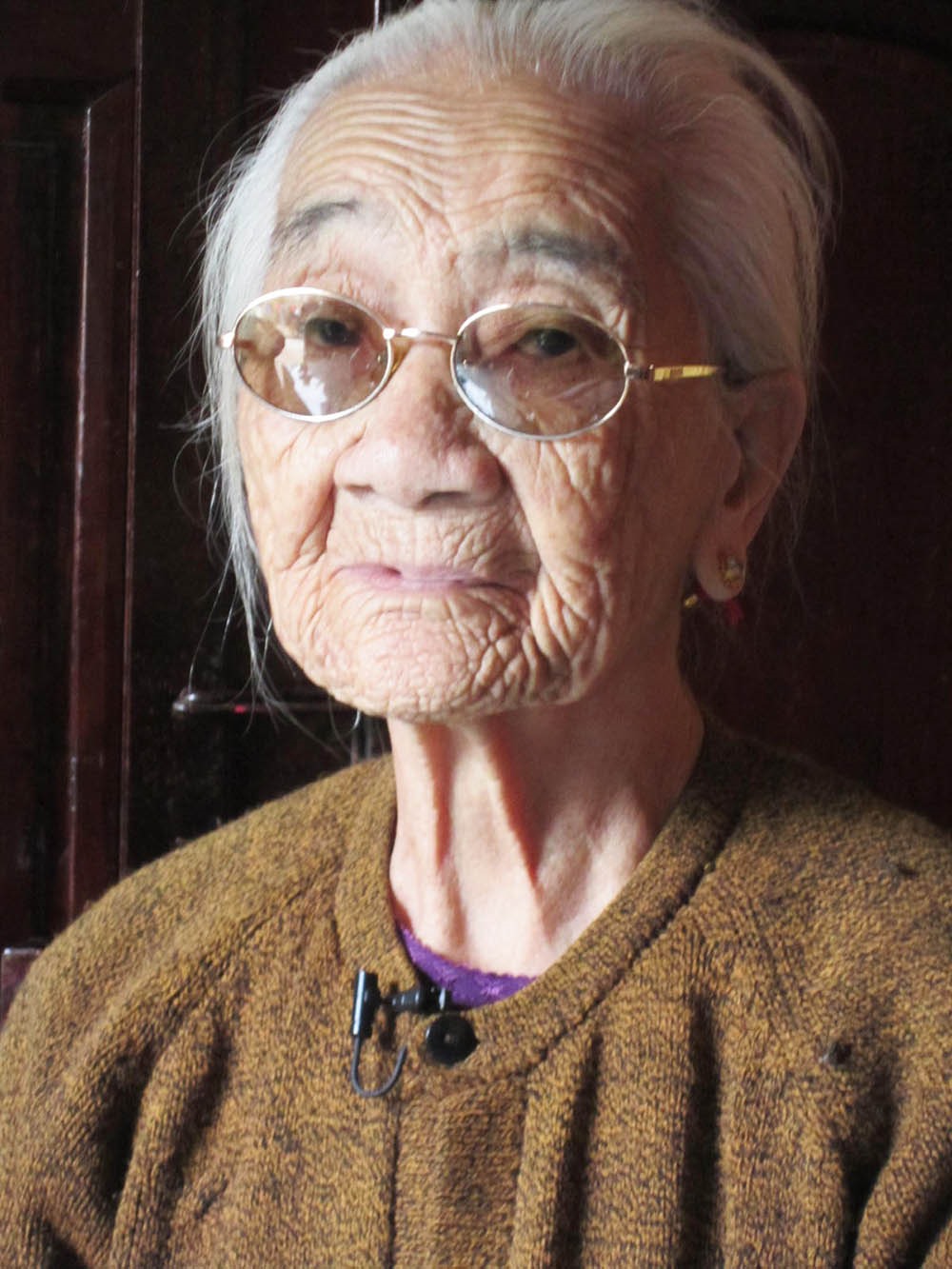 Mẹ và những ngôi mộ gió