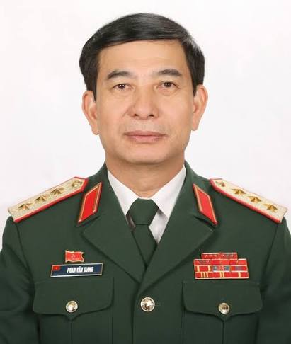 Đại tướng Phan  Văn Giang - bộ trưởng quốc phòng qua các thời kì