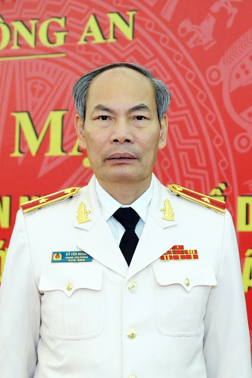 Thiếu tướng Đỗ Văn Hoành