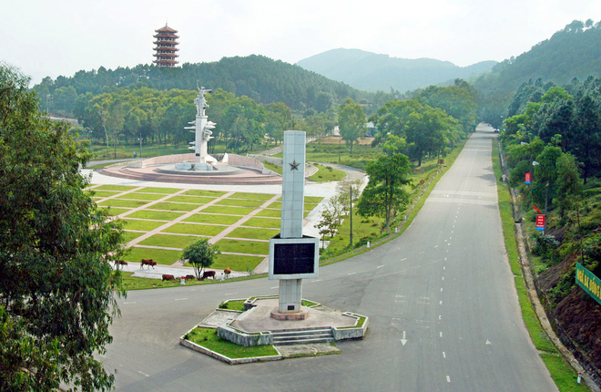 [Đoàn trường THPT Hai Bà Trưng] Ngã ba Đồng Lộc và Huyền thoại bất tử của 10 "Đóa hoa lửa" Trường Sơn
