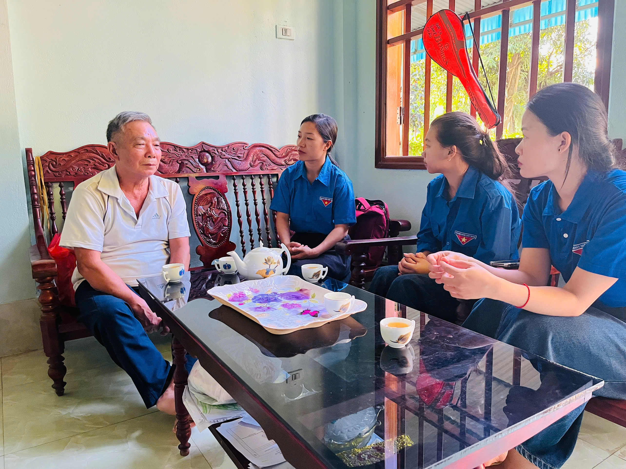 Mảnh đạn găm trong người và chứng nhân thời hoa lửa