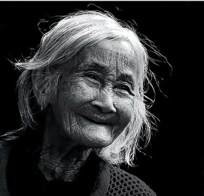 MẸ VIỆT NAM ANH HÙNG NGUYỄN THỊ THỨ "BIỂU TƯỢNG VĨNH CỬU CỦA SỰ CHỊU ĐỰNG VÀ LÒNG YÊU NƯỚC BAO LA"