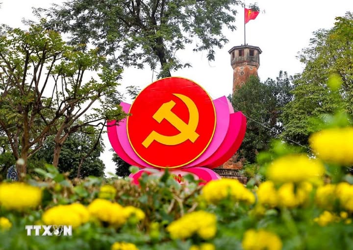 Vững bước dưới cờ Đảng 
