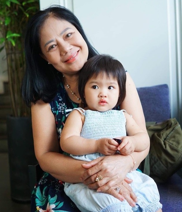 Người Bạn Mang Đôi Dép Rách