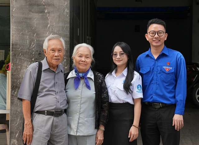 Chuyện tình đẹp từ trong bom đạn và bài học về tình yêu gắn với lý tưởng