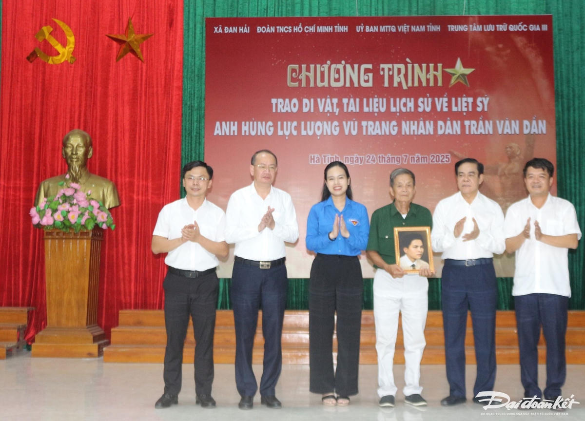Câu chuyện xúc động ‘bước ra’ từ kỷ vật của Anh hùng liệt sĩ Trần Văn Dần (2)