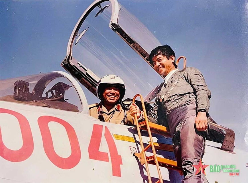 Thượng tướng Võ Văn Tuấn với ký ức về chuyến bay đầu tiên “bắt sóng” với Trường Sa (1)
